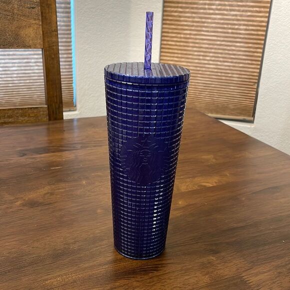 NEW Starbucks Summer 2023 Blue Sparkle Grid Plastic Venti 24 OZ Tumbler - Picture 1 of 5
